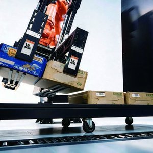 ダブルピックで高能力 標準600ケース／時（最大1,000ケース／時）